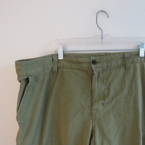 MADEWELL Plus Garment-Dyed Low-Slung Straight Cargo Pants in Classic Olive 18W - Picture 4 of 13